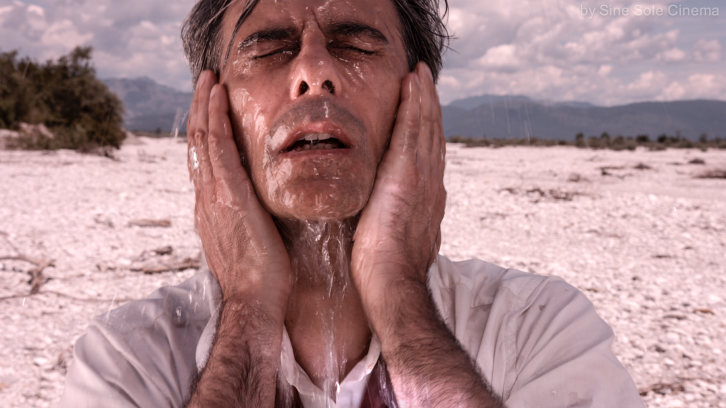 Andrea Chimenti nel videoclip di "Mi dispiace", da Yuri (2016)