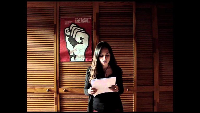 Robin Myers reads her poem "Conflations", in Mexico City, on December 17th, 2011). Filmed by Ricardo Domeneck for "Modo de Usar & Co.".