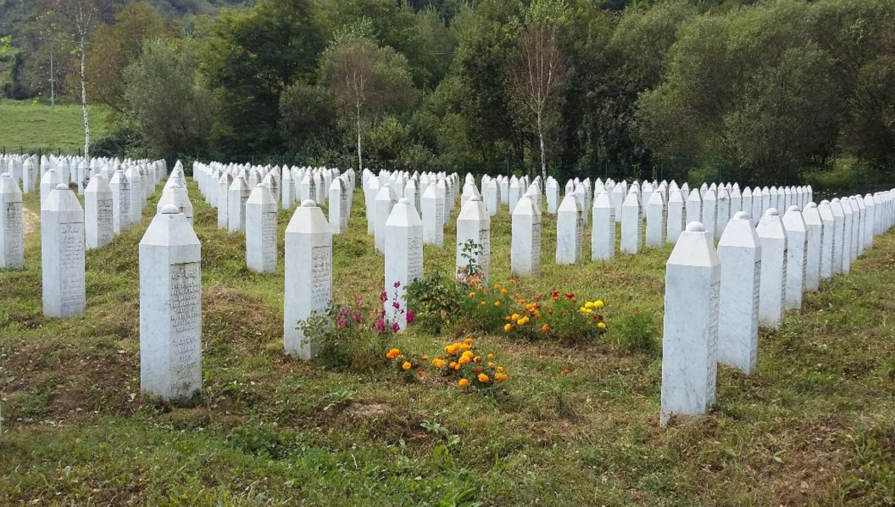 Srebrenica, viaggio al termine della notte, di Diego Lorenzi