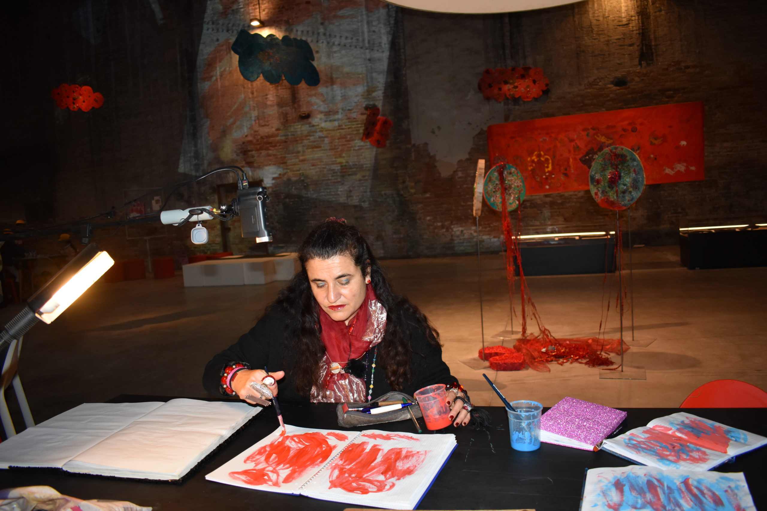 Lisa Perini «Supernatural!» alla Biennale di Venezia – Il suono rosso, di Francesca Rossato