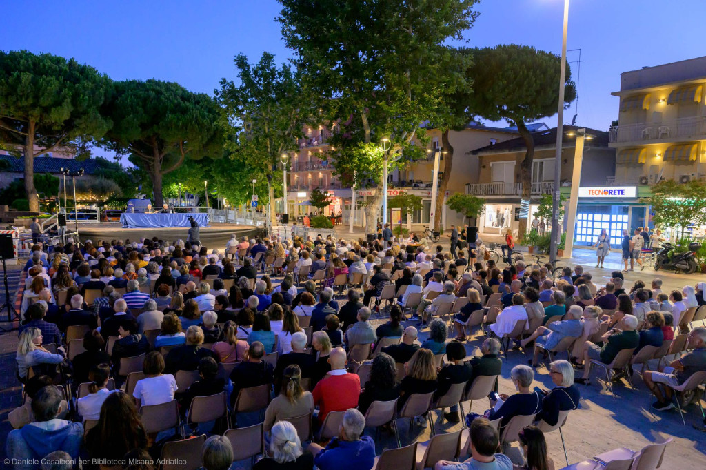 Enzo Bianchi alla rassegna Filosofi Sotto le Stelle a Misano Adriatico