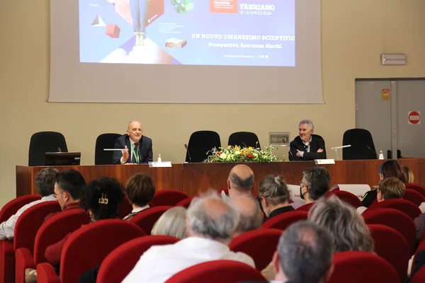 Guido Tonelli alla Festa di Scienza e Filosofia